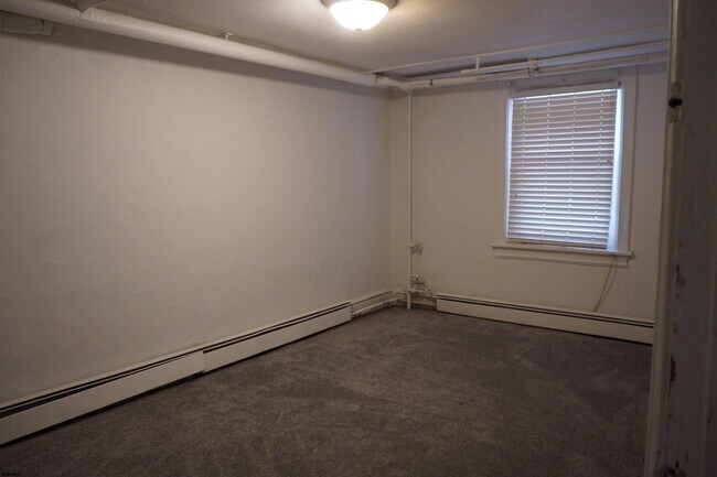 Building Photo - 117 S Bartram Ave