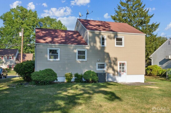 Building Photo - 21 Heathcote Ave