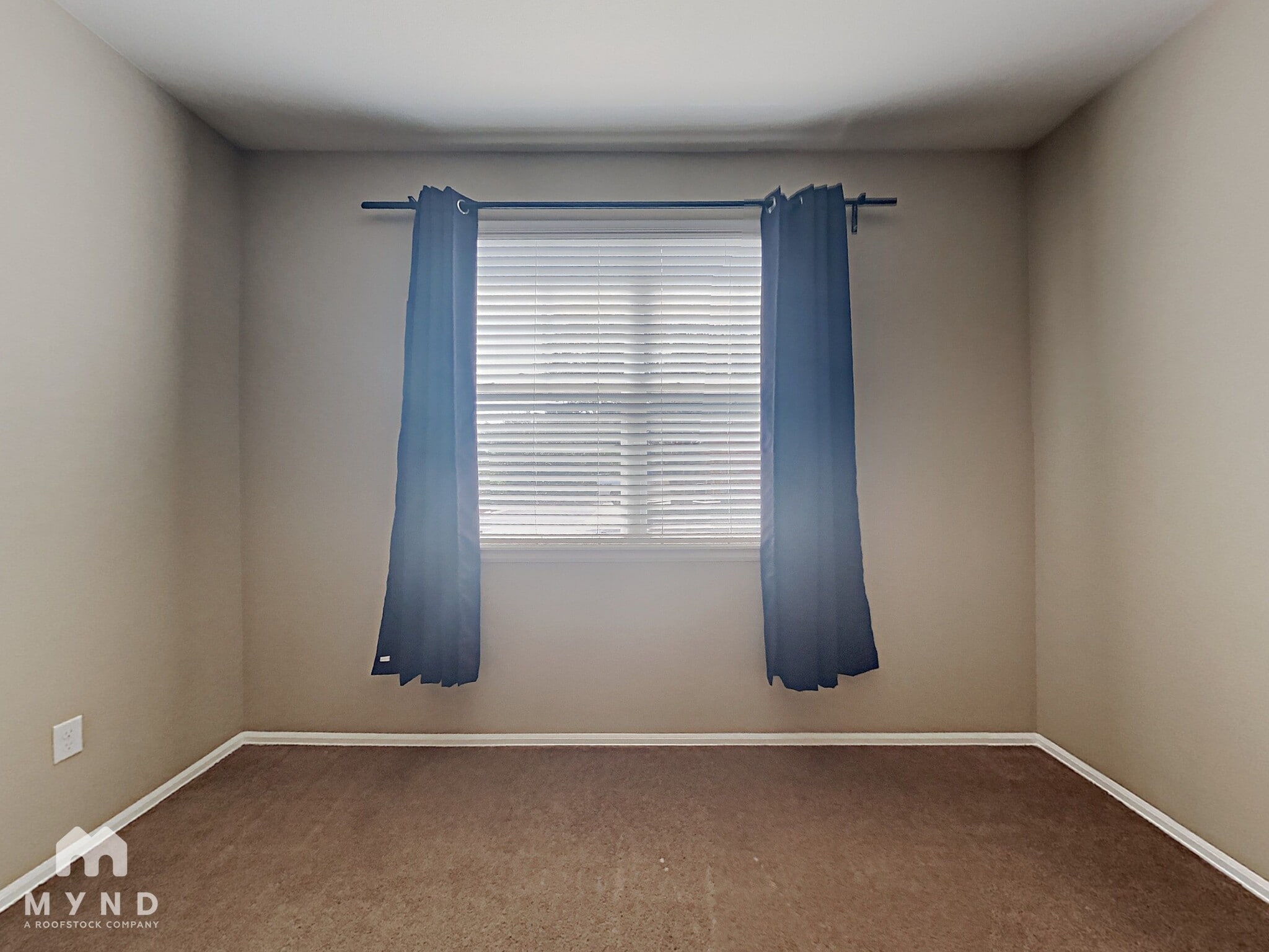 Building Photo - 9637 E 5th Ave