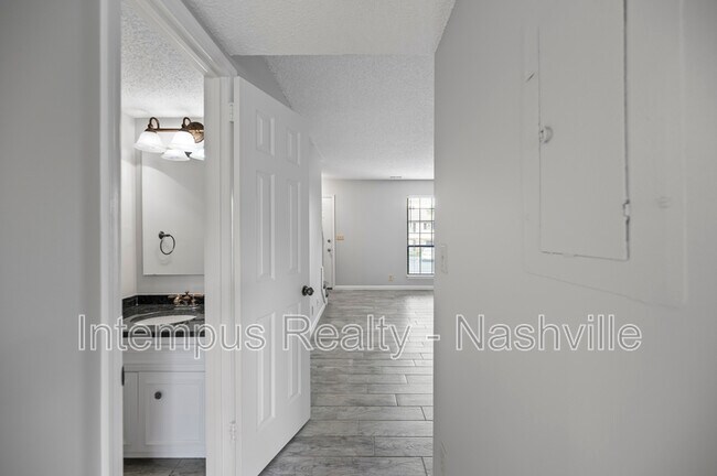 Building Photo - 5771 Brentwood Trace