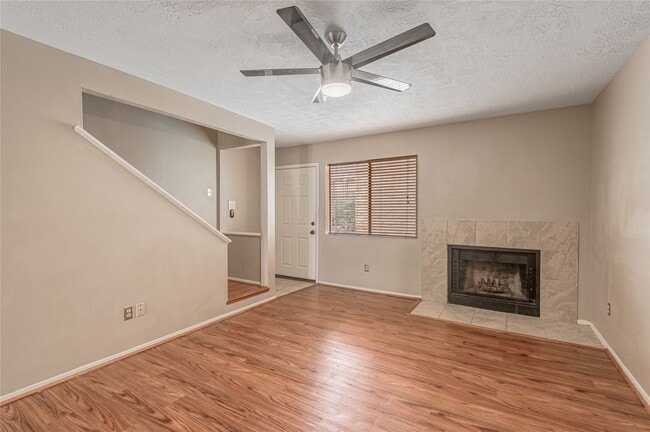 Building Photo - 2521 Crosstimbers Dr