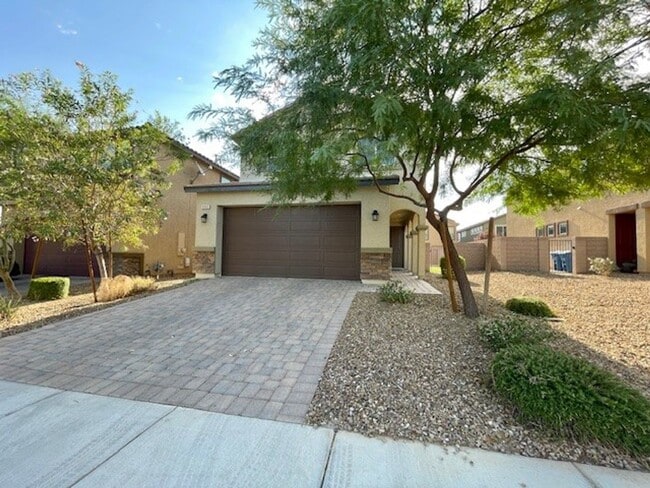Building Photo - Beautiful South West Home-Coming Soon-8/21/26!