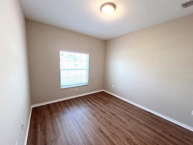 Building Photo - 37 Pine Croft Ln
