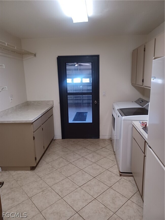 Building Photo - 11891 Prince Charles Ct