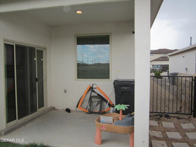 Building Photo - 1628 Sam Dominguez