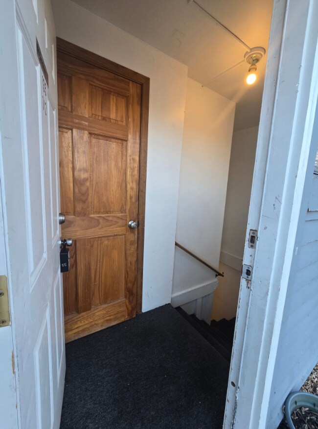 Building Photo - 135 Custer Ave