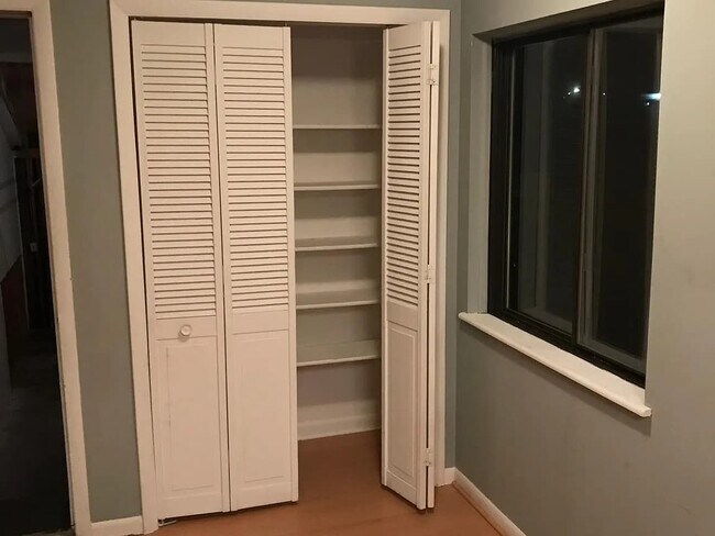 Building Photo - 197 Sugarwood Ln