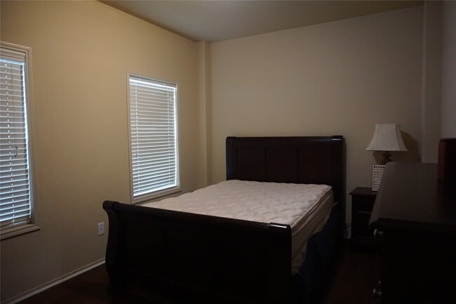 Building Photo - 22007 Silverfield Park Ln