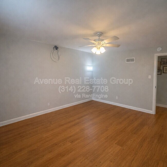 Building Photo - 7116 Clayton Rd