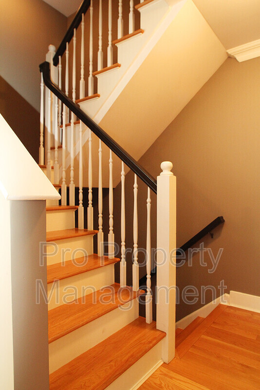 Building Photo - 109 Forest St