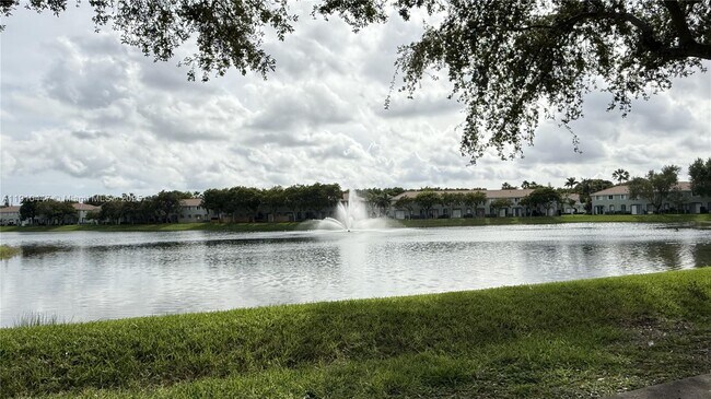 Building Photo - 1692 SE 29th Ct