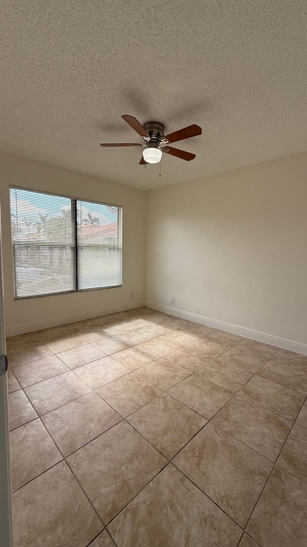 Building Photo - Updated 2BR/2BA w/ Balcony — Palm Beach Grande