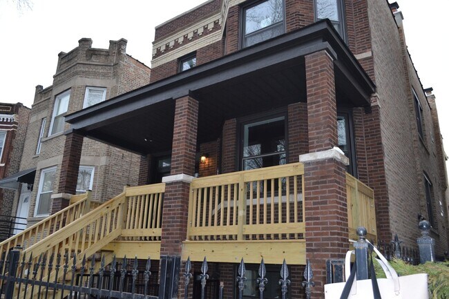 Primary Photo - 4030 W Kamerling Ave