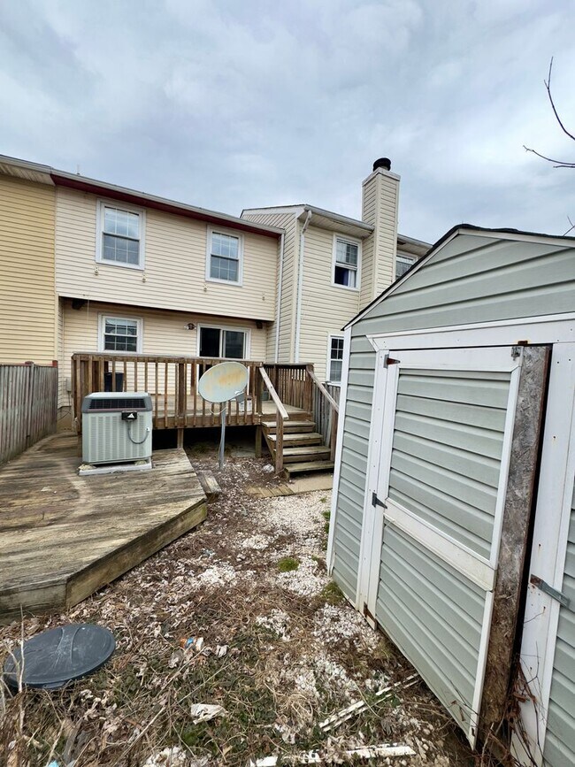 Building Photo - 5371 King Arthur Cir