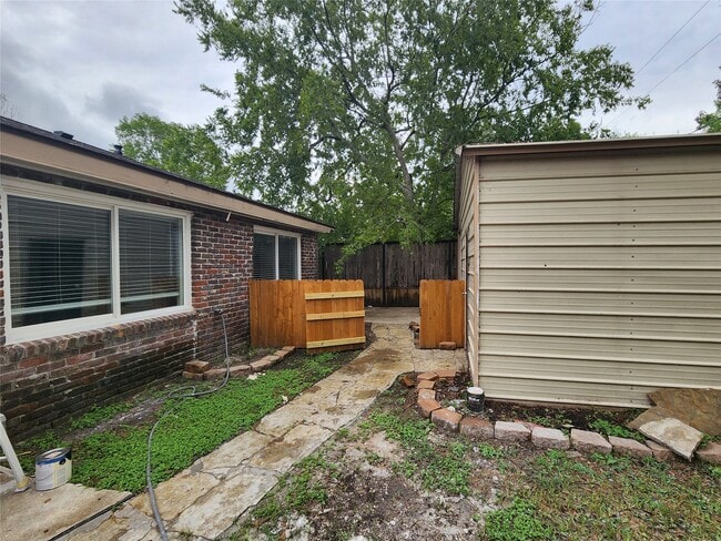 Building Photo - 5603 Arboles Dr
