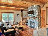 Building Photo - 37 Elm St