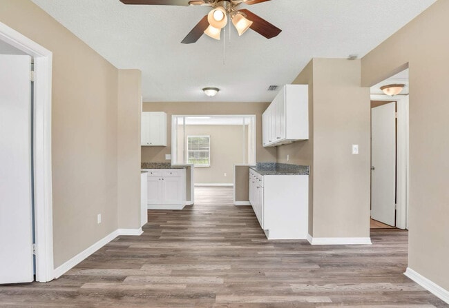 Building Photo - 838 Horseshoe Bay Dr