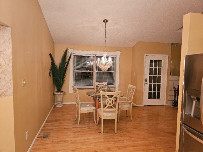 Building Photo - 1163 Colby Dr