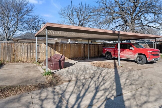 Building Photo - Affordable South Arlington