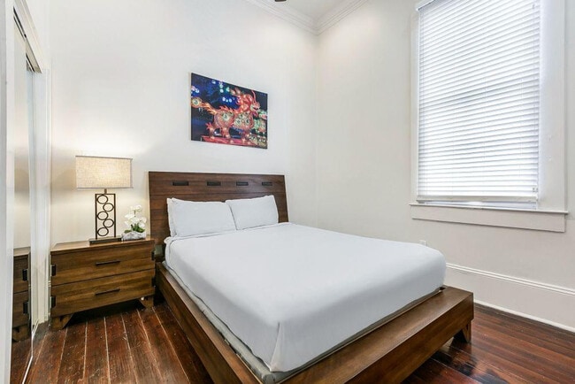 Building Photo - 1501 Robert C. Blakes Sr. Dr