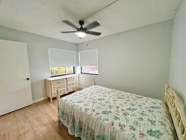 Building Photo - 7590 Tahiti Ln