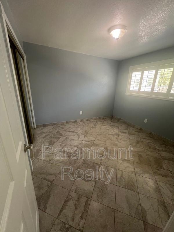 Building Photo - 974 Coral Dr