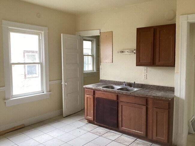 Building Photo - 2660-2662-2662 N 5th St