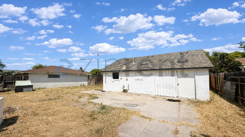 Building Photo - 3634 E Madison Ave