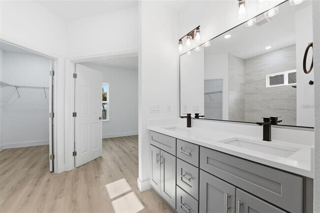 Building Photo - 2275 W Linden Dr