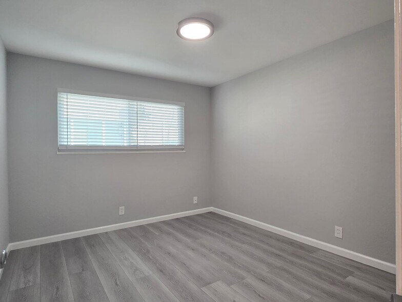 Building Photo - 1407 San Tomas Aquino Pkwy