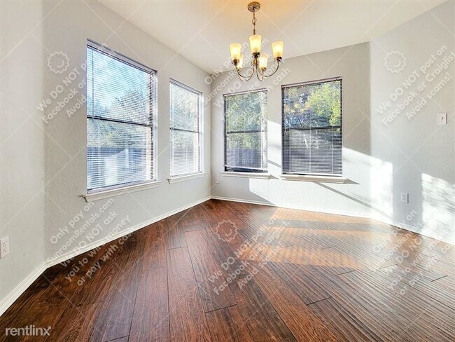 Building Photo - 809 Dogwood Trail