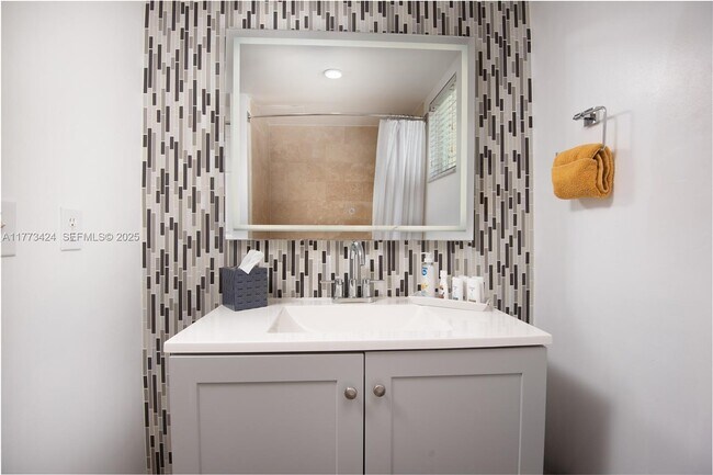 Building Photo - 8888 Collins Ave