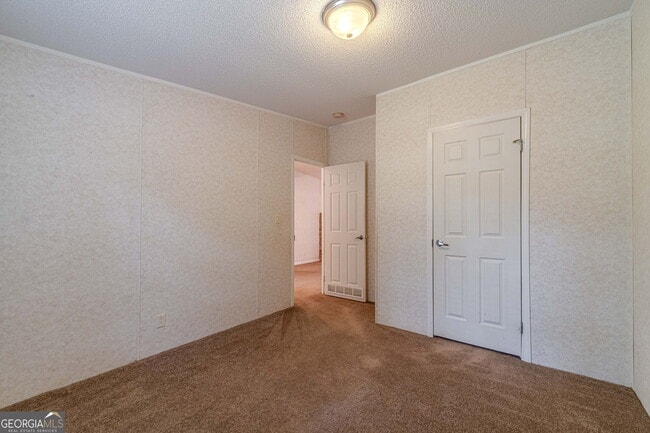 Building Photo - 246 Kings Ridge Dr