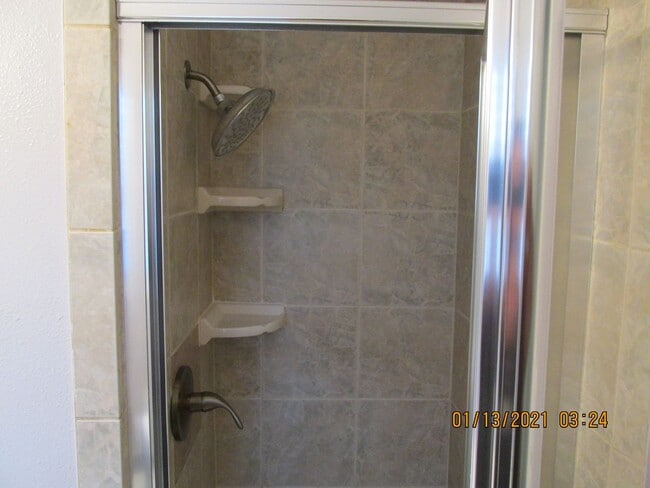 Building Photo - Remodeled !  Hardwood Flooring Throughout & New Carpet in Bedrooms, Tile, Granite, Large Living r...