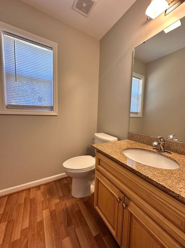 Building Photo - Exclusively Offered By Muse Realty Rentals...