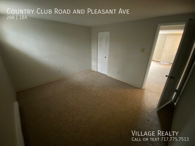 Building Photo - 617 Country Club Rd