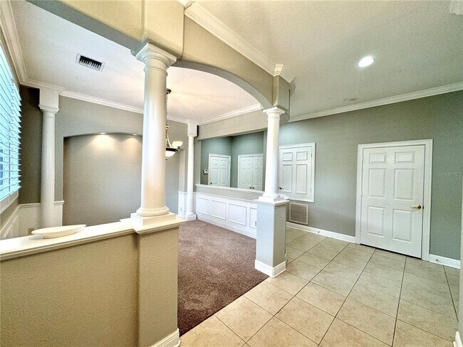 Building Photo - 601 Saxony Blvd