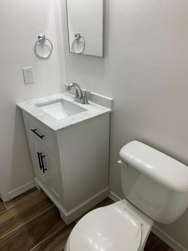 Building Photo - 806 Boulevard De L'Orleans