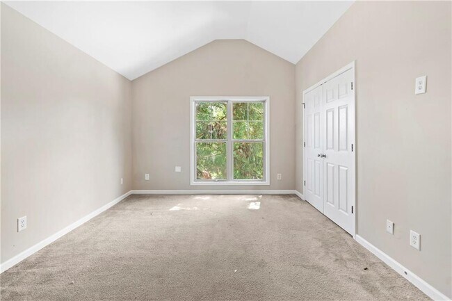 Building Photo - 4660 Lake Hill Trail