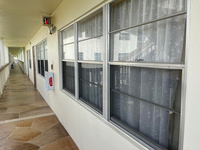 Building Photo - 27 Mansfield A