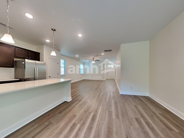Building Photo - 1609 Lamplighter Ln