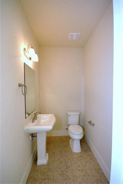 Building Photo - 2222 Creekside Ln