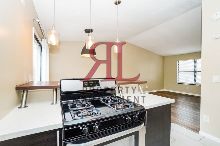 Building Photo - 836 Hickok Dr