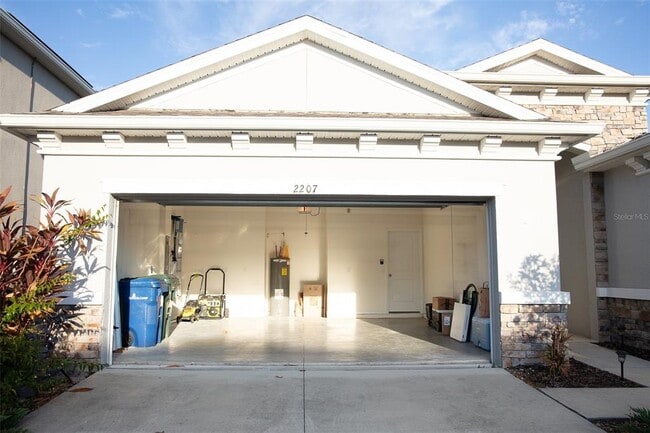 Building Photo - 2207 Midnight Pearl Dr