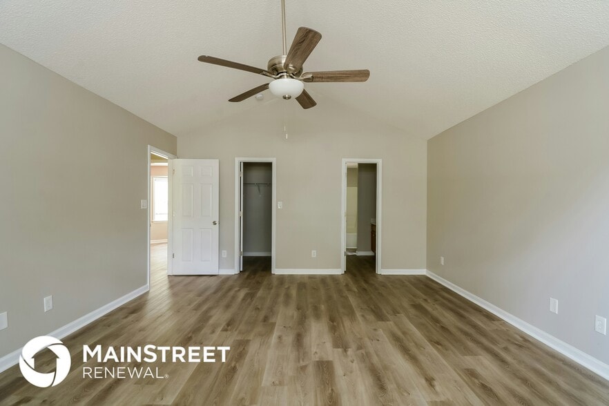 Building Photo - 304 Kingsbrook Cir