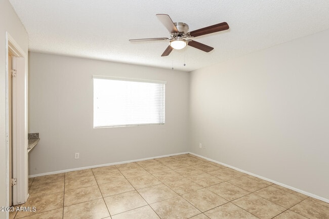 Building Photo - 7719 W Clayton Dr
