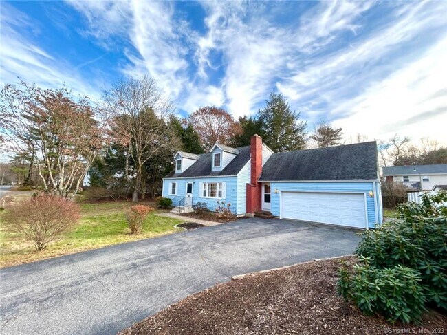 Primary Photo - 11 Fernwood Rd
