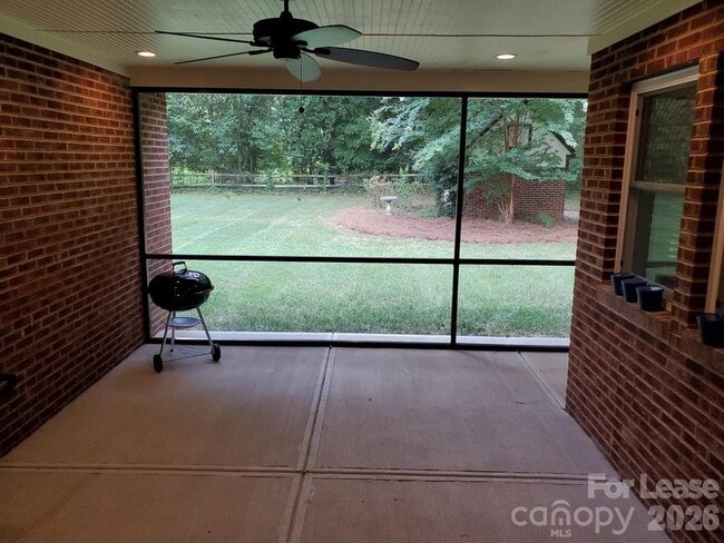 Building Photo - 4419 Castleton Rd