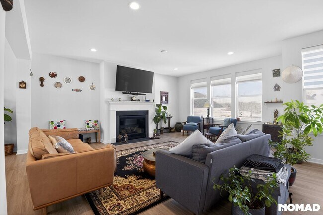 Building Photo - 139 S Lore's Landing Rd