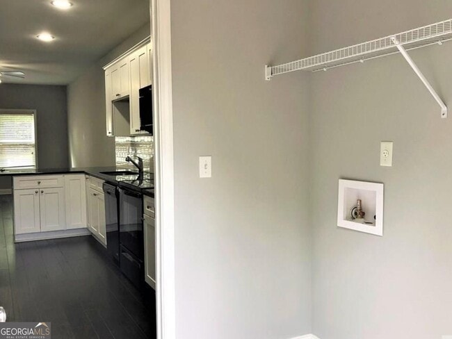 Building Photo - 1270 Binghampton Cir